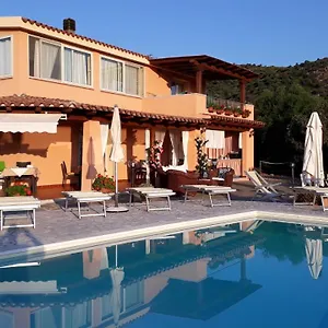 Li Muntigeddi Affittacamere San Teodoro (Sardinia)